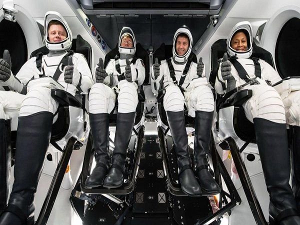 Crew Explores Heart Health and Tries On “Anti-Gravity” Suit – Space Station